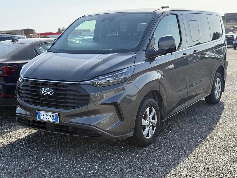 Usata Ford Transit Custom Titanium 2025 Grigio Monovolume