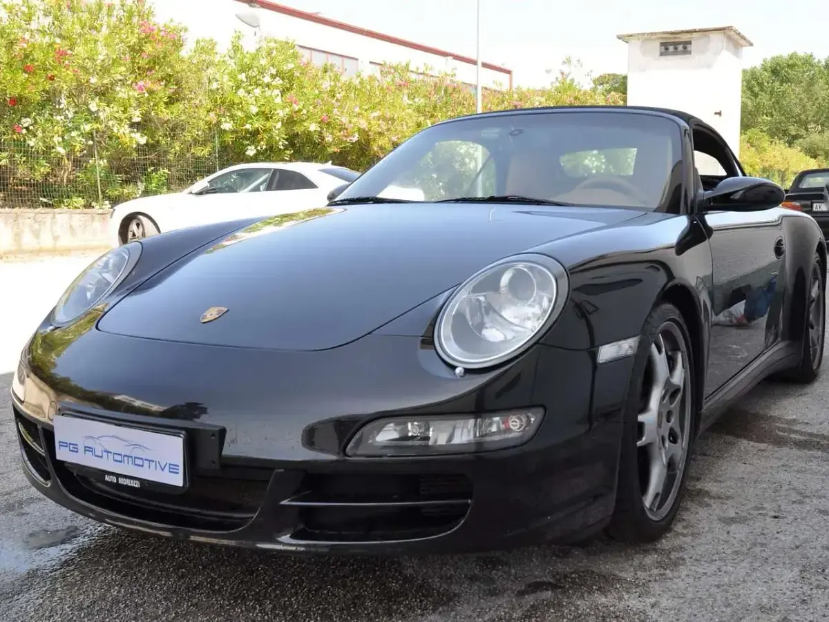 Usata Porsche 911 Carrera 4S Cabriolet 355 CV (261 kW) 2007 Beige Cabrio