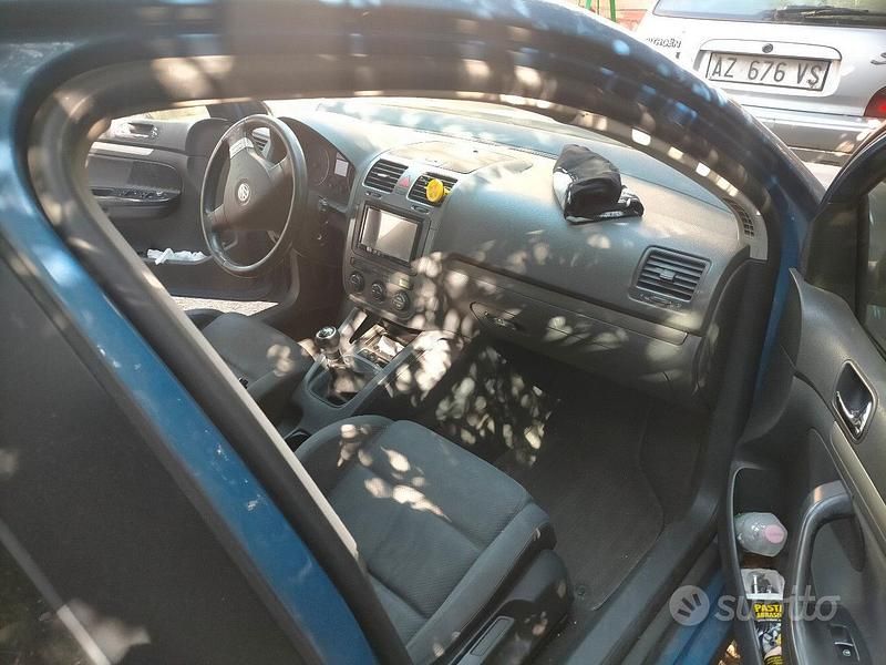 Usata VW Golf 115 CV (84 kW) 2005 Blu Coupé