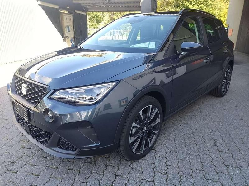 Nuova Seat Arona Black Edition 95 CV (69 kW) 2025 Grigio SUV