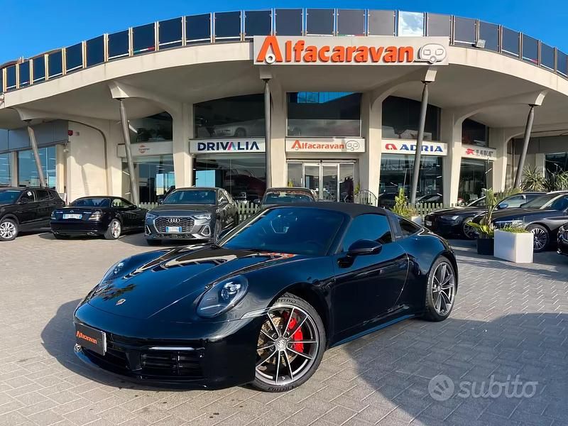 Usata Porsche 992 385 CV (283 kW) 2021 Nero Cabrio