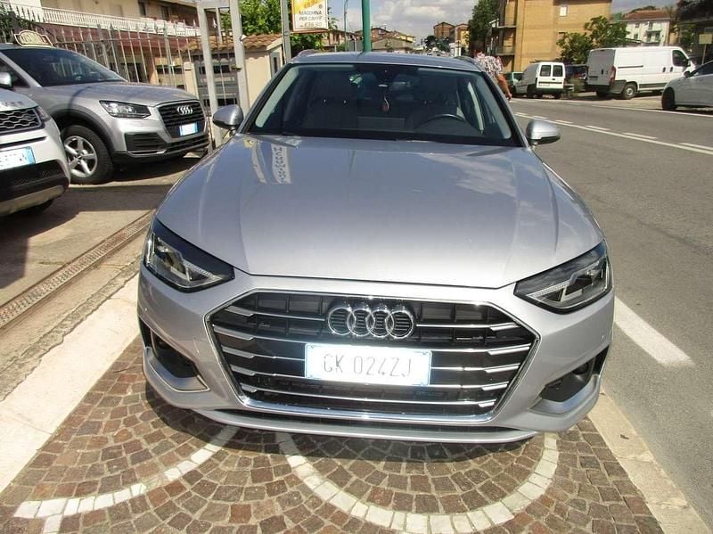 Begagnad Audi A4 Business 163 HK (119 kW) 2022 Silver Kombi