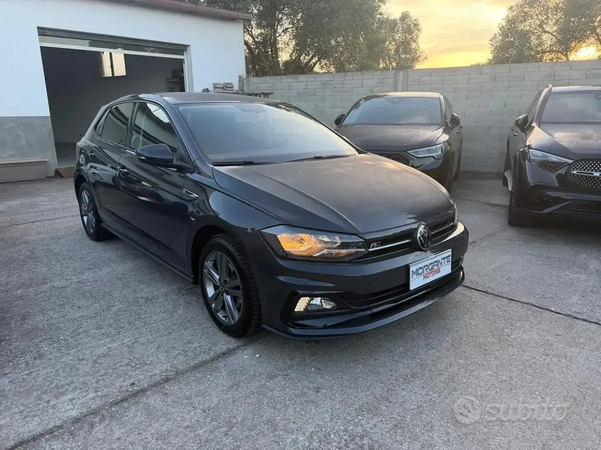 Usata VW Polo R-line 150 CV (110 kW) 2021 Grigio Utilitaria