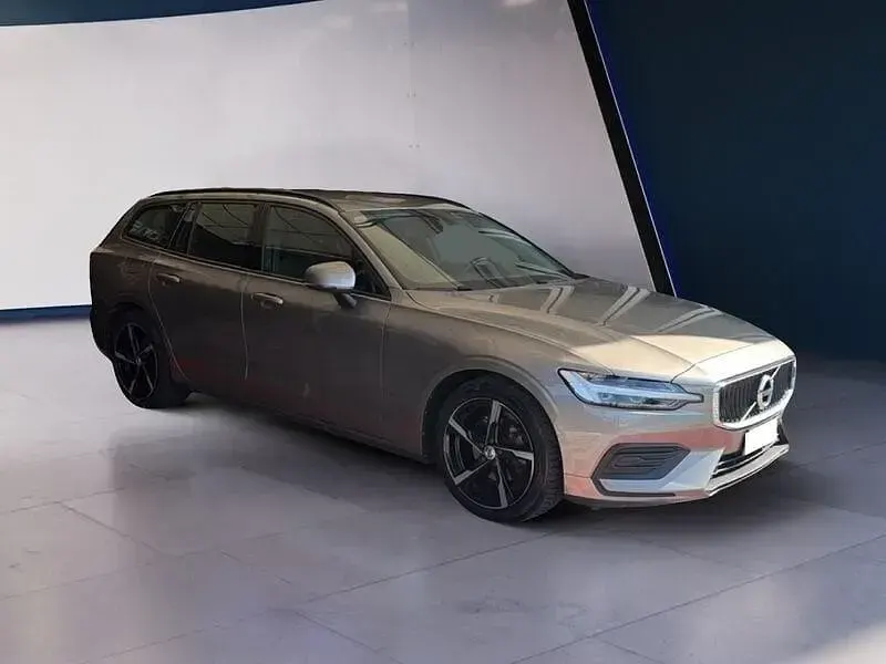 Usata Volvo V60 Business Edition 150 CV (110 kW) 2020 Grigio Station wagon