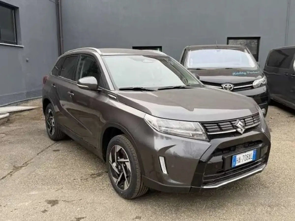 Nuova Suzuki Vitara 110 CV (80 kW) 2025 Grigio SUV