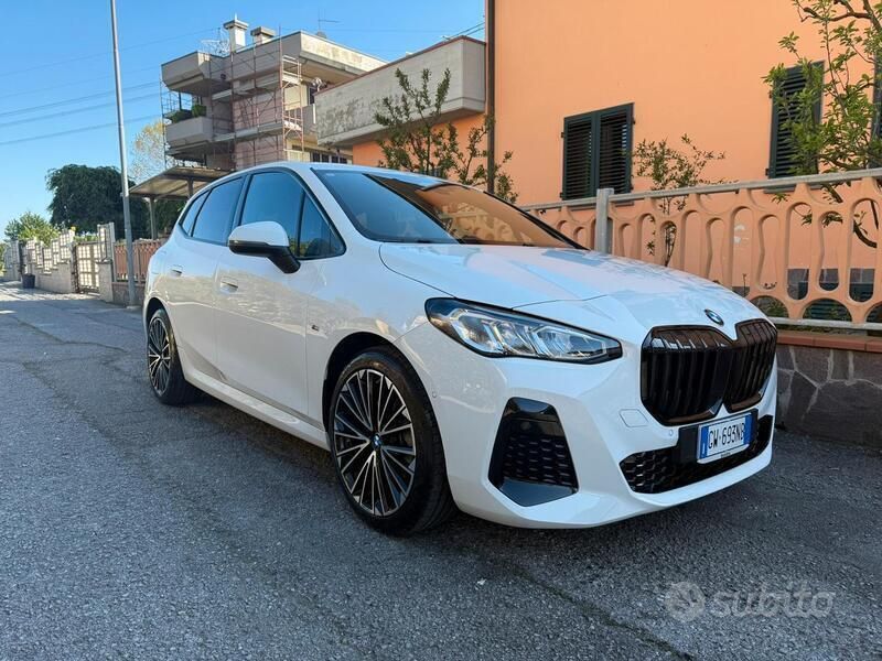 Bianco Usata 2024 BMW 216 M Sport Station wagon | 33.000 € - Immagine 1/4