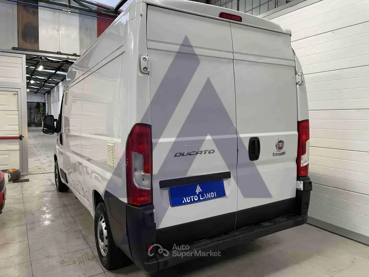Occasion Fiat Ducato 14 141 ch (103 kW) 2021 Blanc Van