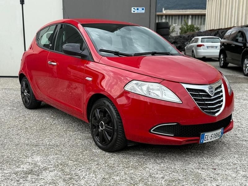 Rosso Usata 2011 Lancia Ypsilon Gold Due volumi | 4999 € (Buon prezzo) - Immagine 1/4
