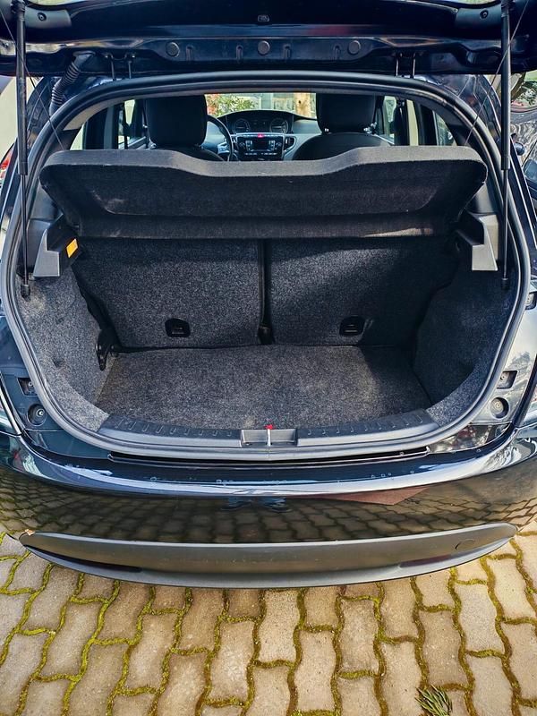 Usata Lancia Ypsilon Silver 69 CV (50 kW) 2022 Nero Utilitaria
