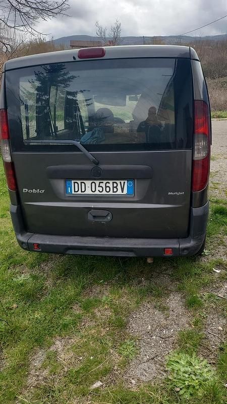 Usata Fiat Doblò 105 CV (77 kW) 2007 Monovolume