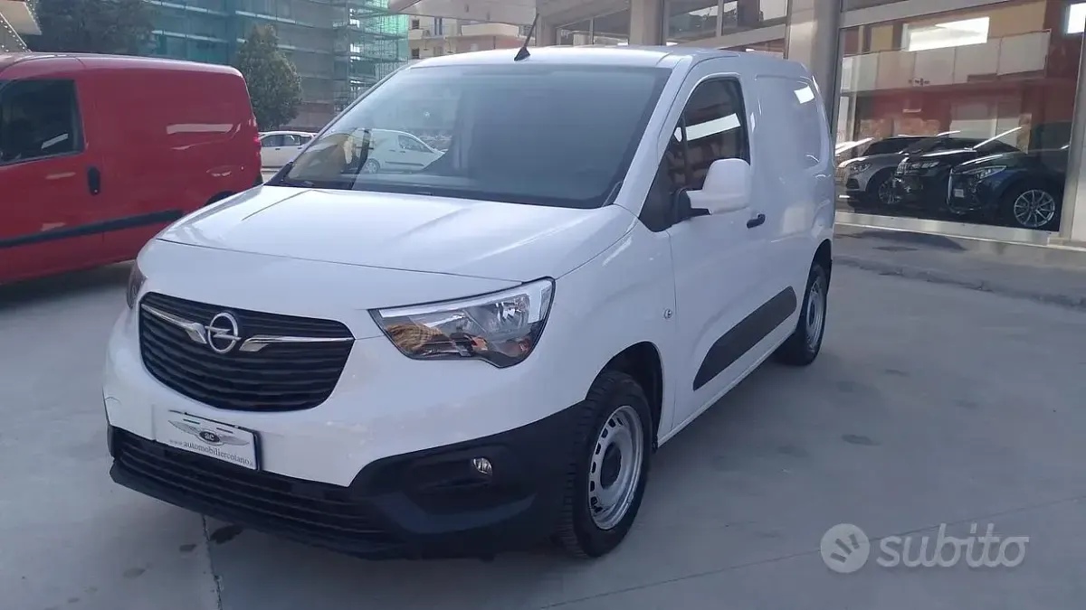 Usata Opel Combo Edition 102 CV (75 kW) 2021 Bianco Monovolume