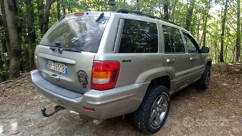 Usata Jeep Grand Cherokee 140 CV (102 kW) 2000 Grigio SUV