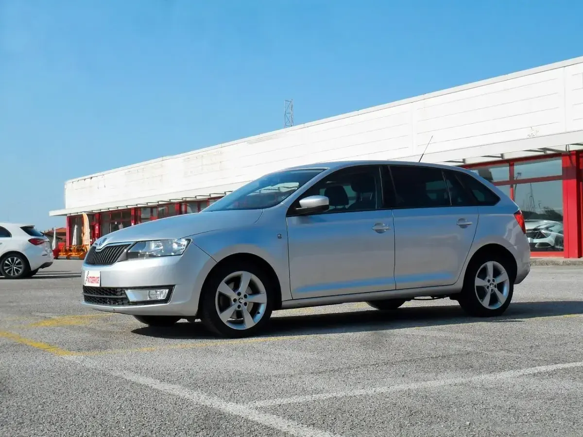 Usata Skoda Rapid 105 CV (77 kW) 2014 Argento Utilitaria