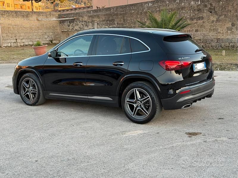 Usata Mercedes GLA200 2023 Nero SUV