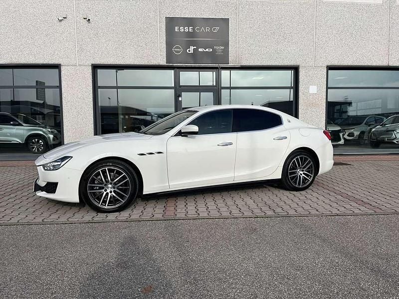 Bianco Usata 2018 Maserati Ghibli GranLusso Tre volumi | 29.900 € (Buon prezzo) - Immagine 1/4