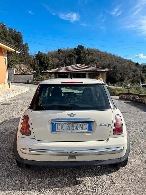 Usata Mini ONE 75 CV (55 kW) 2004 Bianco Utilitaria