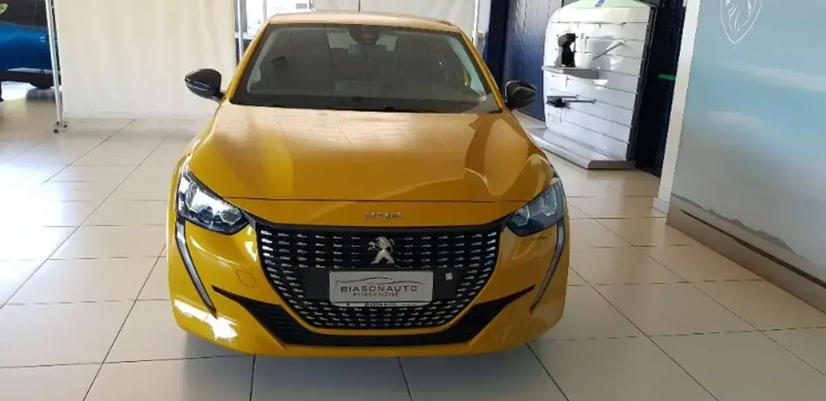 Usata Peugeot 208 Active 75 CV (55 kW) 2023 Giallo Utilitaria