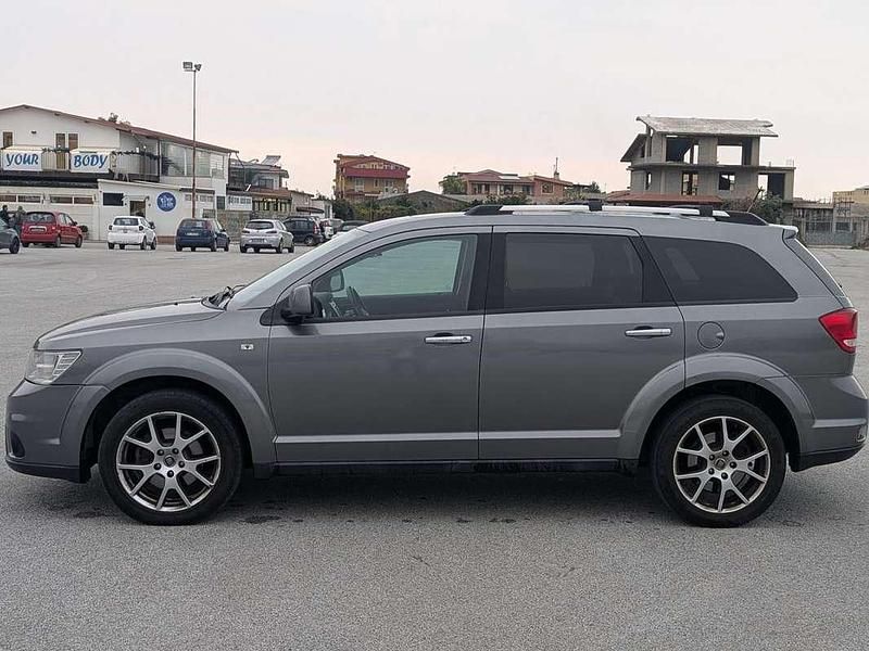 Usata Fiat Freemont Lounge 170 CV (125 kW) 2012 Grigio SUV
