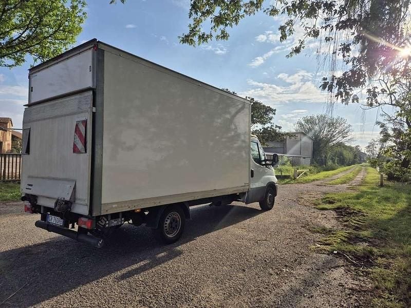 Usata Iveco Daily 145 CV (106 kW) 2019 Bianco Furgone