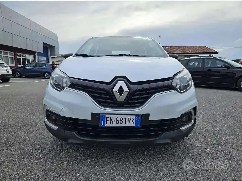 Second-hand Renault Captur Life 90 CP (66 kW) 2018 Alb SUV