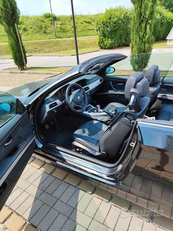 Usata BMW 320 Cabriolet 170 CV (125 kW) 2009 Nero Cabrio