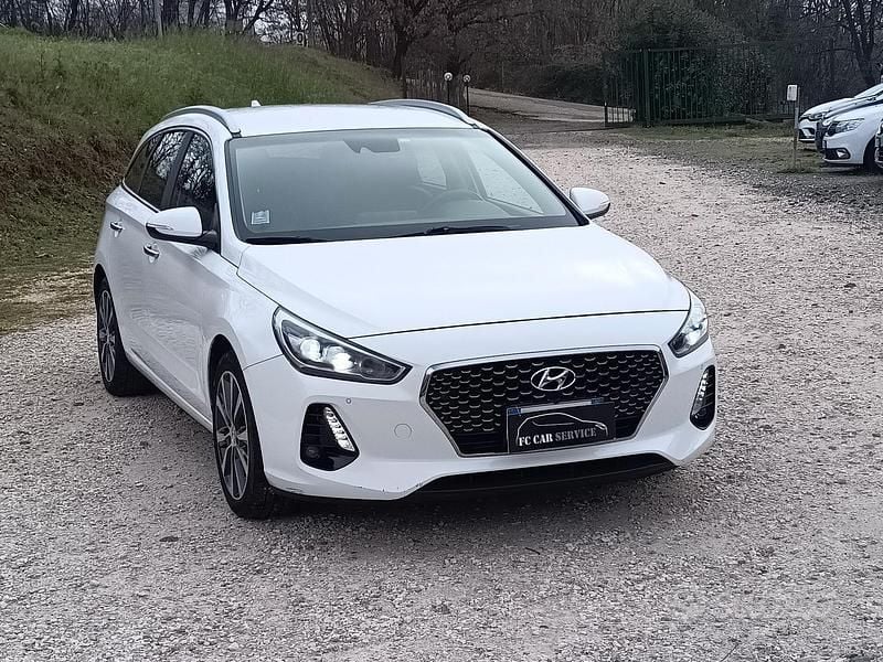 Usata Hyundai i30 Comfort 110 CV (80 kW) 2018 Bianco Station wagon