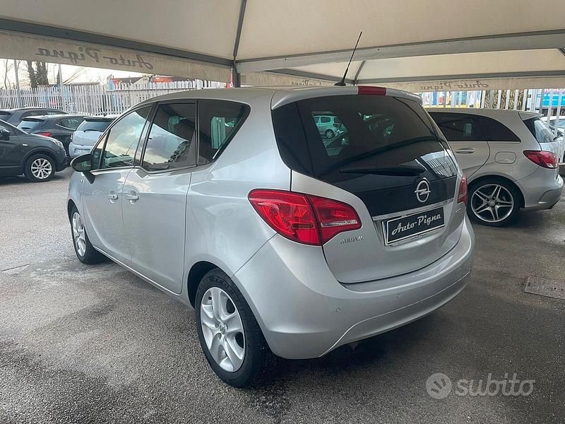 Usata Opel Meriva 110 CV (80 kW) 2011 Grigio Monovolume