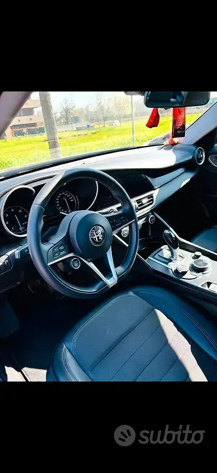 Usata Alfa Romeo Giulia 180 CV (132 kW) 2018 Berlina