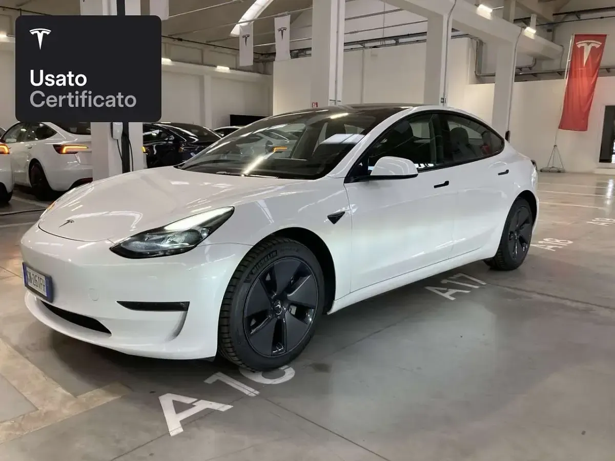 Usata Tesla Model 3 Long Range AWD 324 kW (441 CV) 2023 Pearl white multicoat Berlina