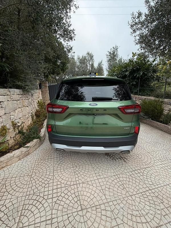 Usata Ford Kuga Active 190 CV (139 kW) 2024 Verde SUV
