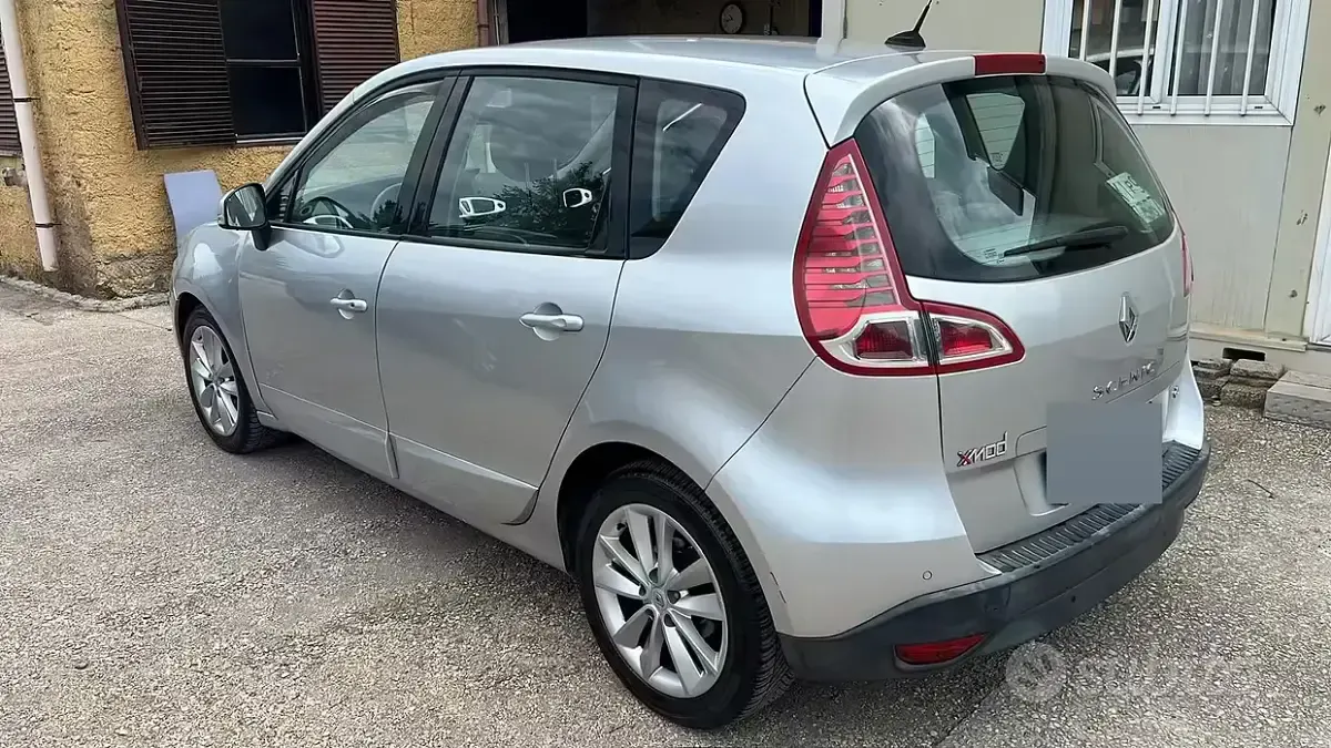 Usata Renault Scenic E-Tech 110 CV (80 kW) 2010 Grigio Monovolume