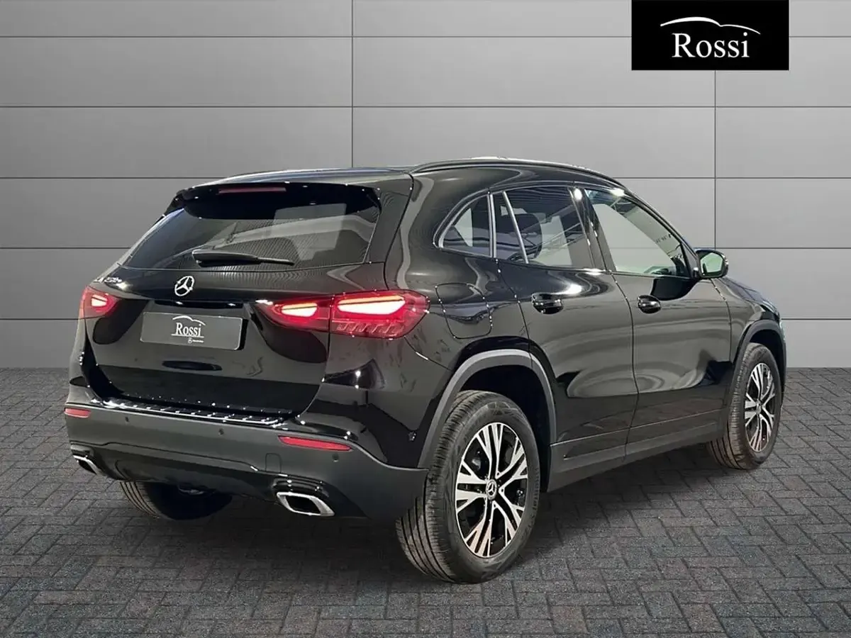 Ny Mercedes GLA250 163 HK (119 kW) 2026 Svart SUV