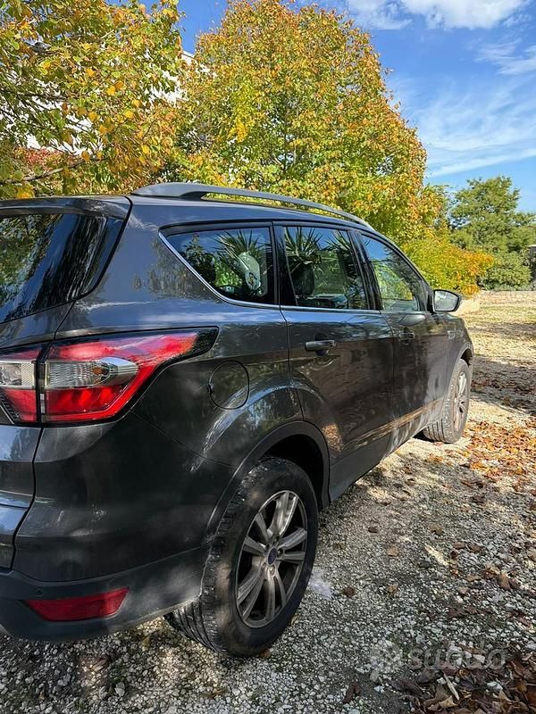 Usata Ford Kuga 120 CV (88 kW) 2017 SUV