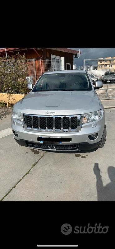 Usata Jeep Grand Cherokee 241 CV (177 kW) 2011 Grigio SUV