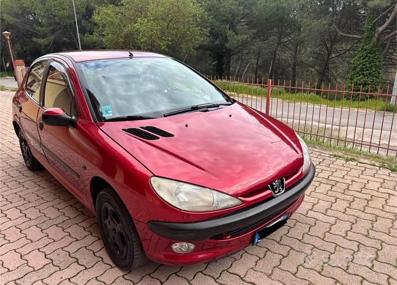 Usata Peugeot 206 71 CV (52 kW) 2000 Utilitaria
