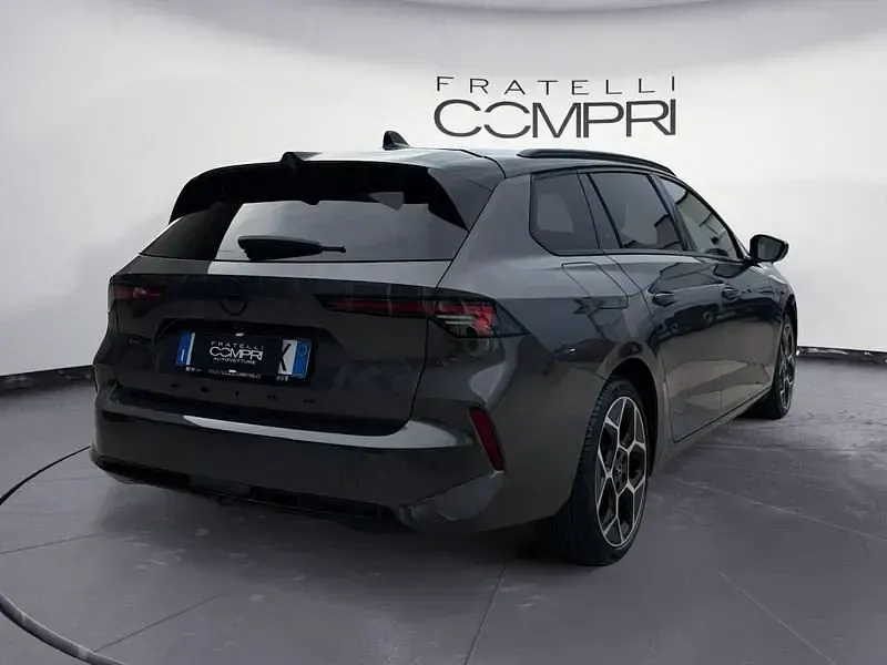 Usata Opel Astra GS Line 131 CV (96 kW) 2025 Bicolore grigio/nero Utilitaria