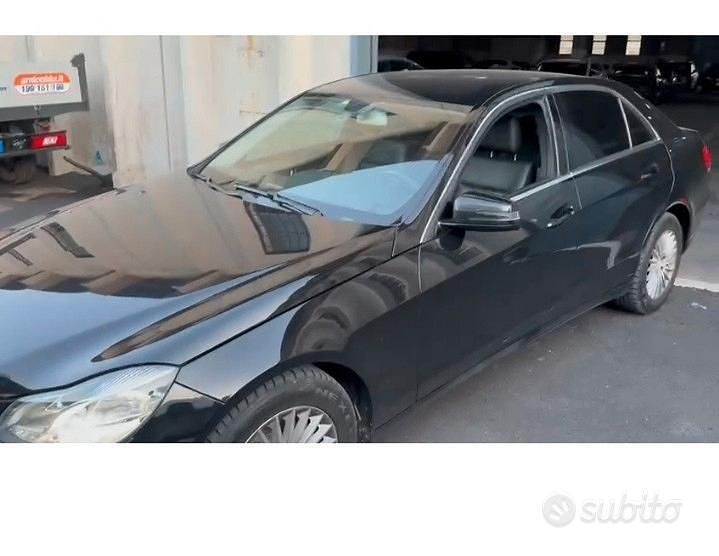 Usata Mercedes E200 184 CV (135 kW) 2015 Nero Berlina