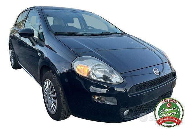 Usata Fiat Punto Street 69 CV (50 kW) 2016 Nero Berlina