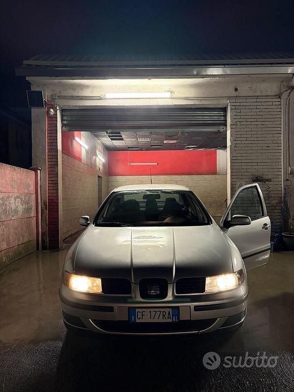Grigio Usata 2002 Seat Toledo Tre volumi | 2400 € - Immagine 1/4