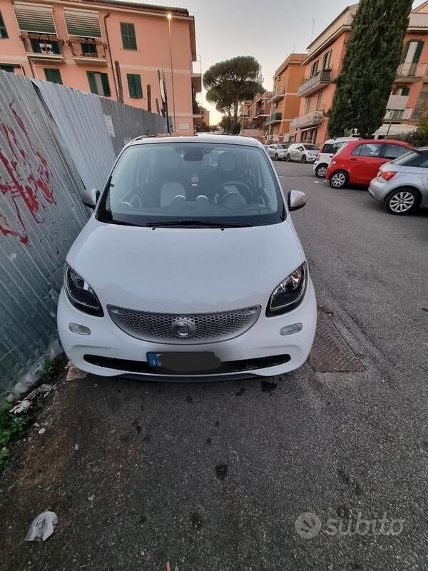 Bianco Usata 2015 Smart ForFour Passion Due volumi | 7400 € (Ottimo prezzo) - Immagine 1/4