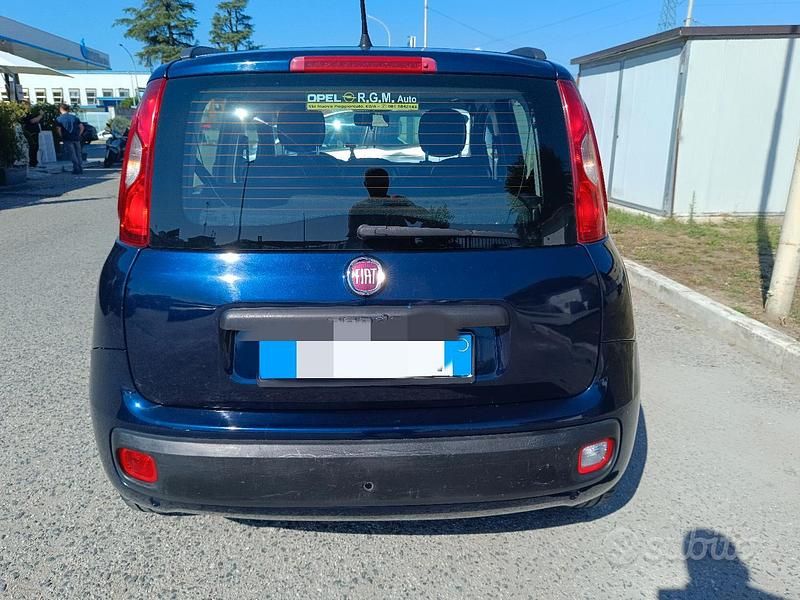 Usata Fiat Panda Lounge 69 CV (50 kW) 2017 Blu Berlina