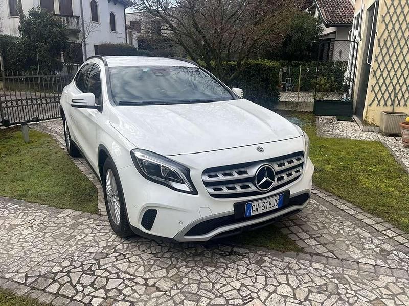 Usata Mercedes GLA200 Business 136 CV (100 kW) 2018 SUV