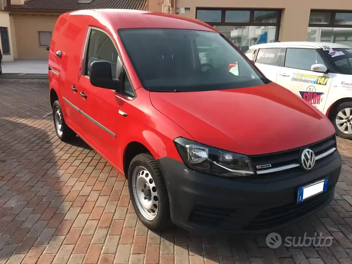 Usata VW Caddy 122 CV (89 kW) 2016 Rosso Monovolume