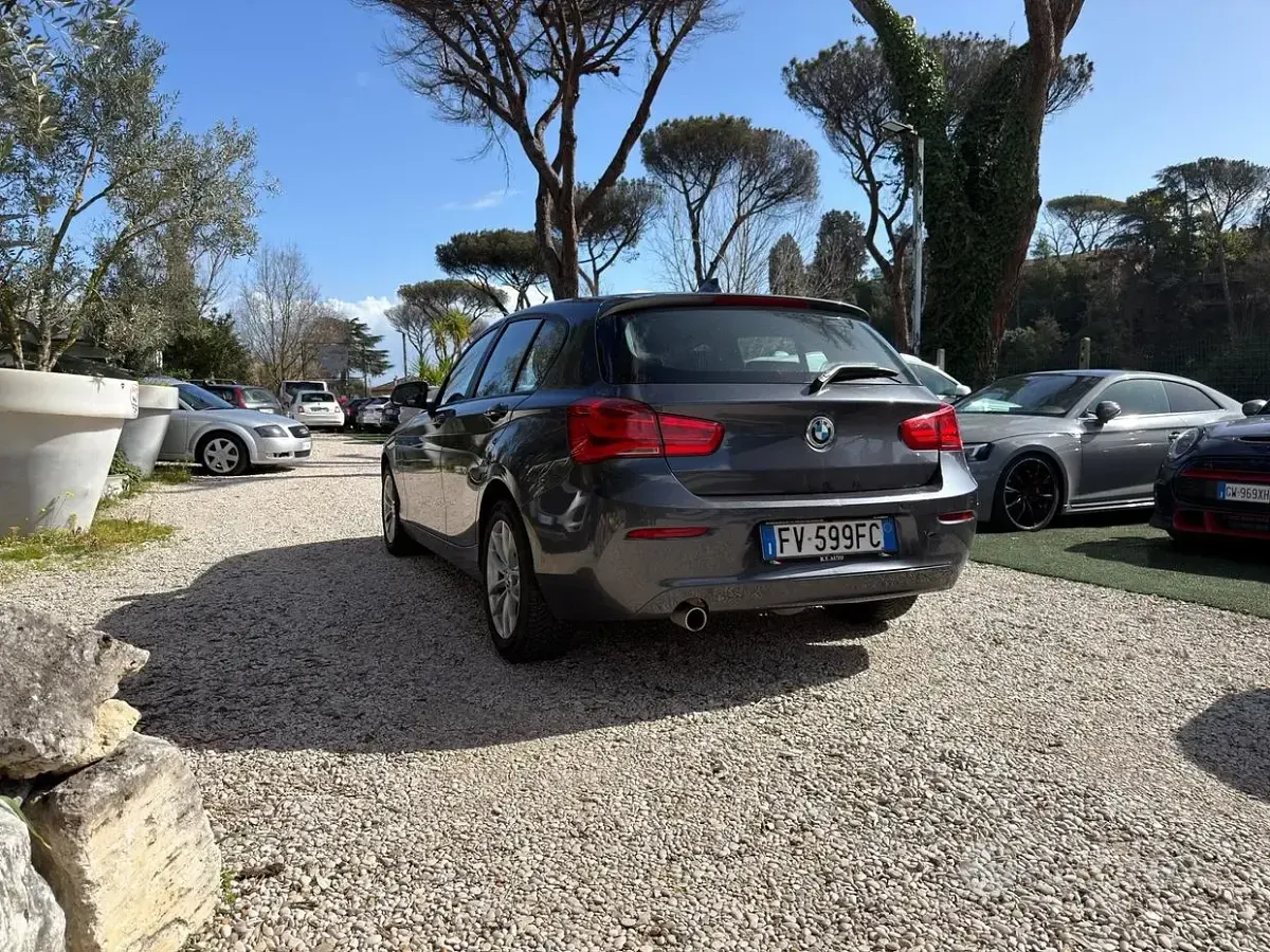 Usata BMW 114 95 CV (69 kW) 2019 Grigio Utilitaria