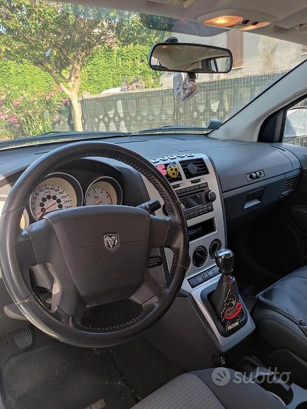 Usata Dodge Caliber SXT 140 CV (102 kW) 2009 Bianco Utilitaria