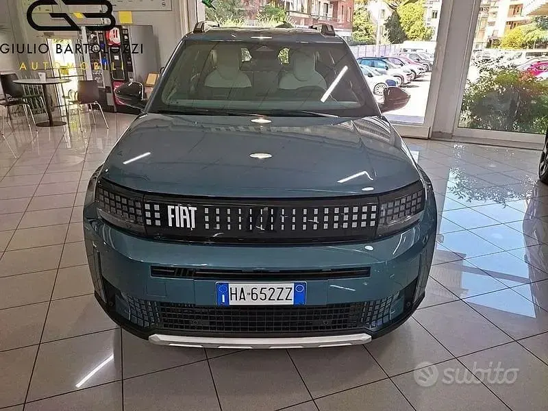 Nuova Fiat Grande Panda La Prima 110 CV (80 kW) 2025 Blu/azzurro Utilitaria