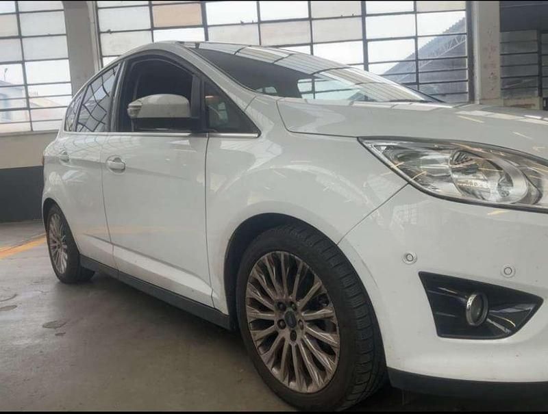 Usata Ford C-MAX Titanium 116 CV (85 kW) 2015 Bianco Monovolume