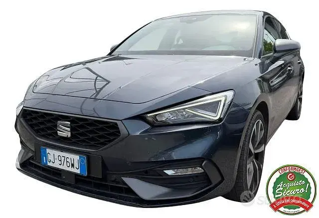 Usata Seat Leon Style 131 CV (96 kW) 2022 Grigio scuro Berlina