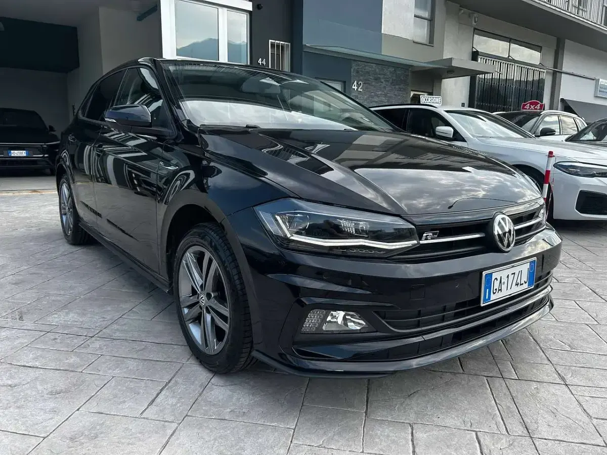 Usata VW Polo Sportline 90 CV (66 kW) 2020 Nero Utilitaria