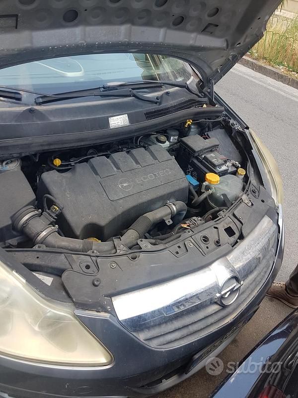 Usata Opel Corsa 69 CV (50 kW) 2009 Grigio Utilitaria